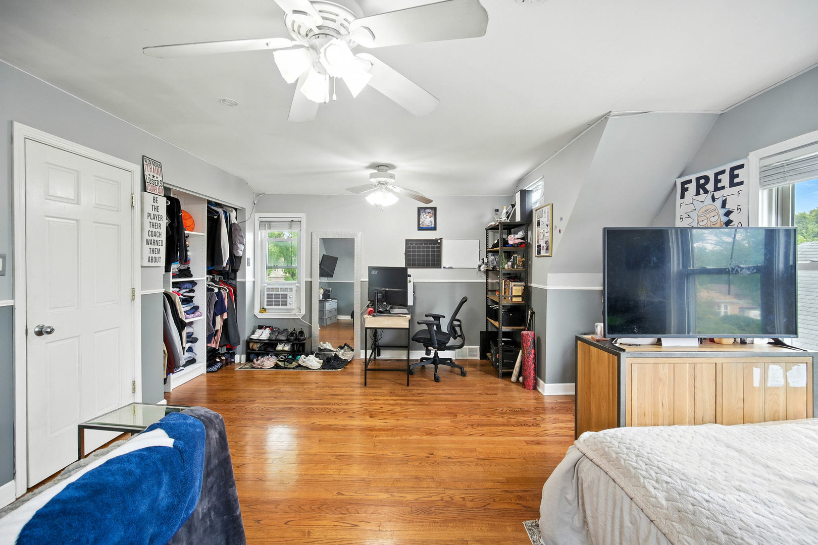 2701 97th Street, Evergreen Park, IL 60805