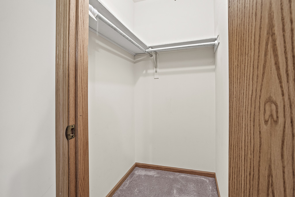 11537 Autobahn Drive #101, Palos Park, IL 60464