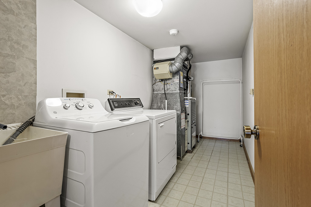 11537 Autobahn Drive #101, Palos Park, IL 60464