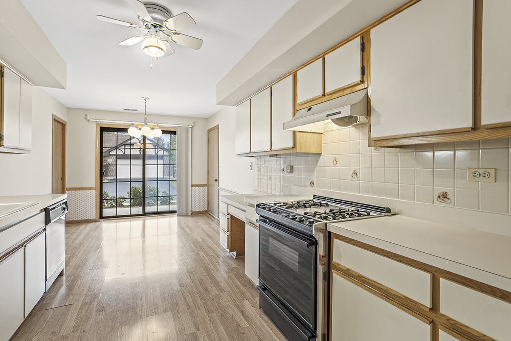 11537 Autobahn Drive #101, Palos Park, IL 60464