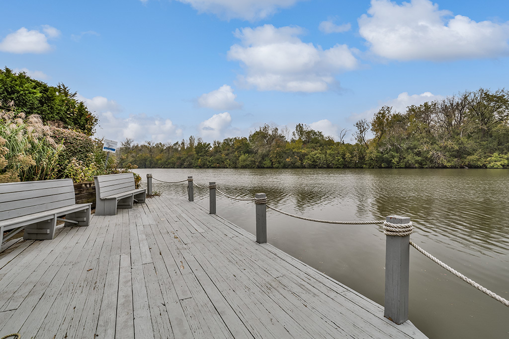 11537 Autobahn Drive #101, Palos Park, IL 60464