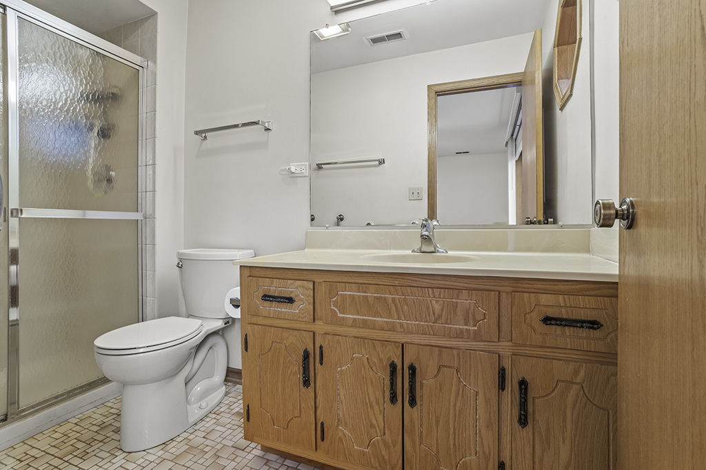 11537 Autobahn Drive #101, Palos Park, IL 60464