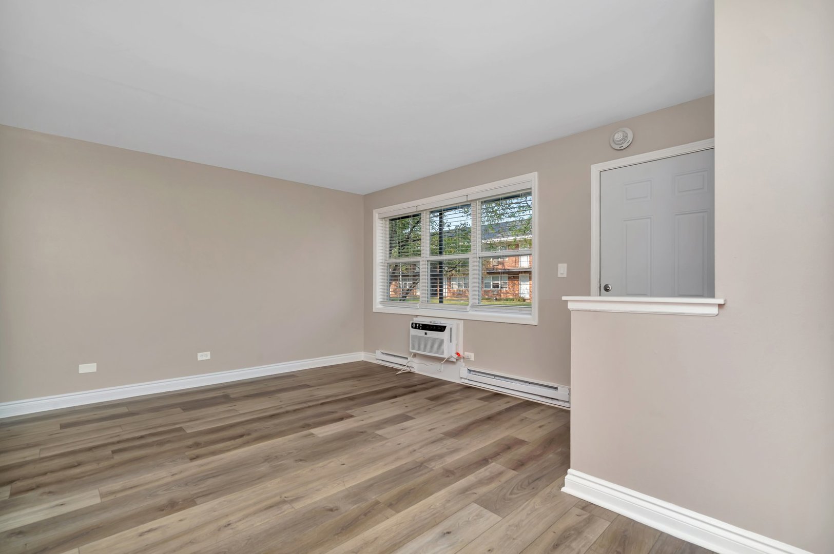 11 Briar Street #9, Glen Ellyn, IL 60137