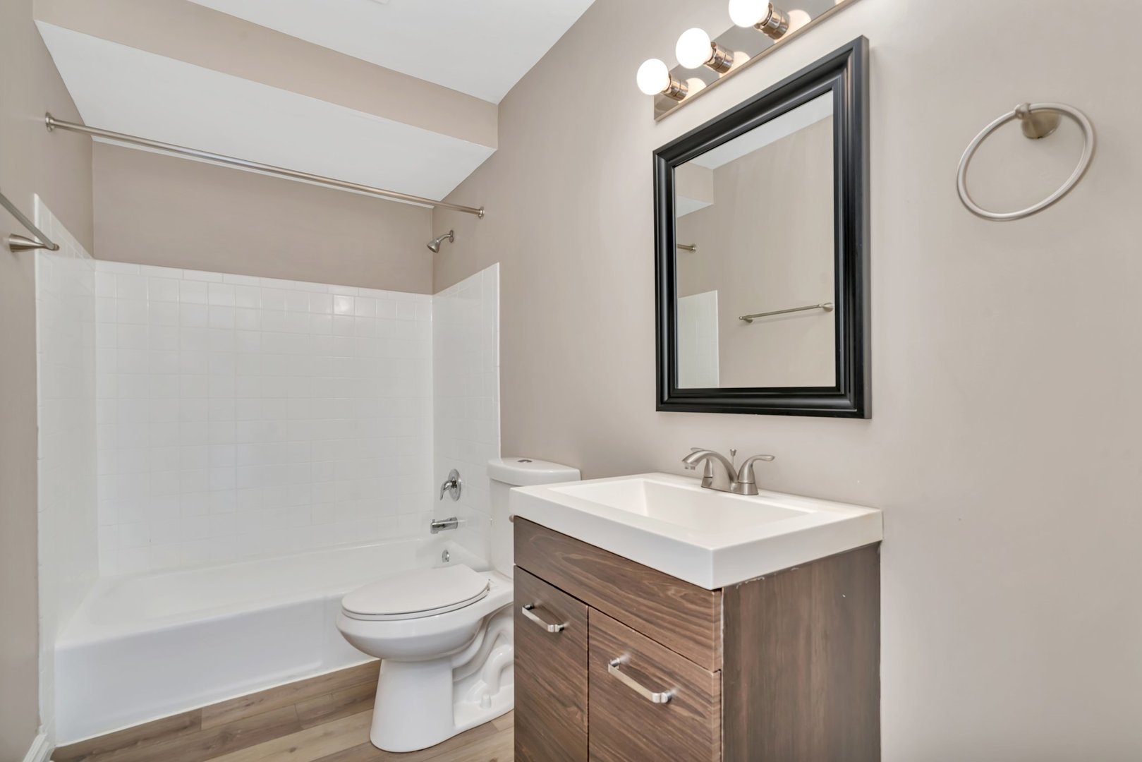 11 Briar Street #9, Glen Ellyn, IL 60137