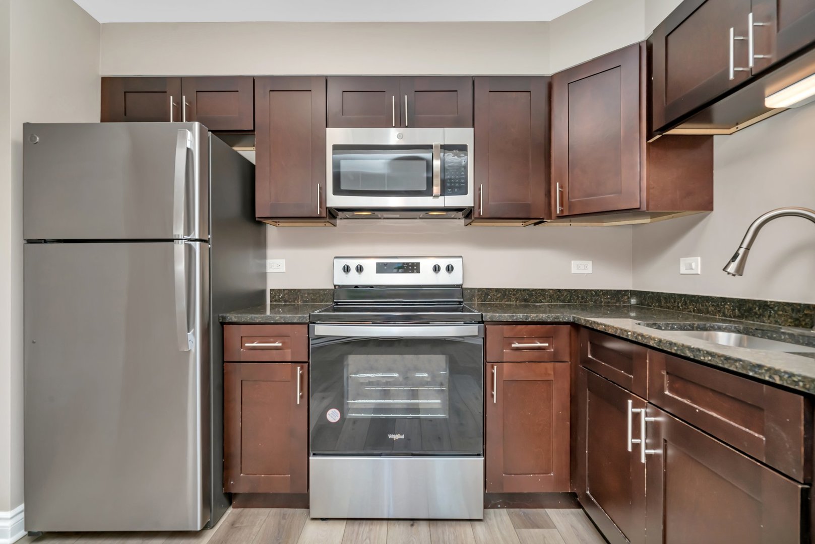 11 Briar Street #9, Glen Ellyn, IL 60137