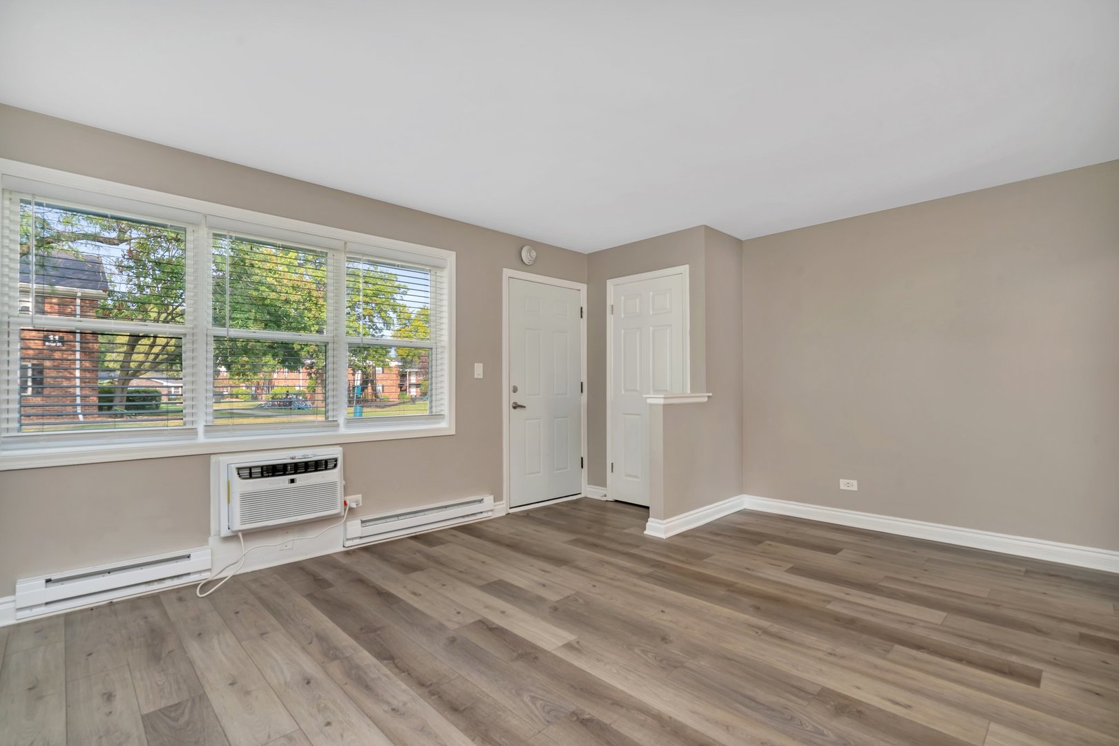 11 Briar Street #9, Glen Ellyn, IL 60137
