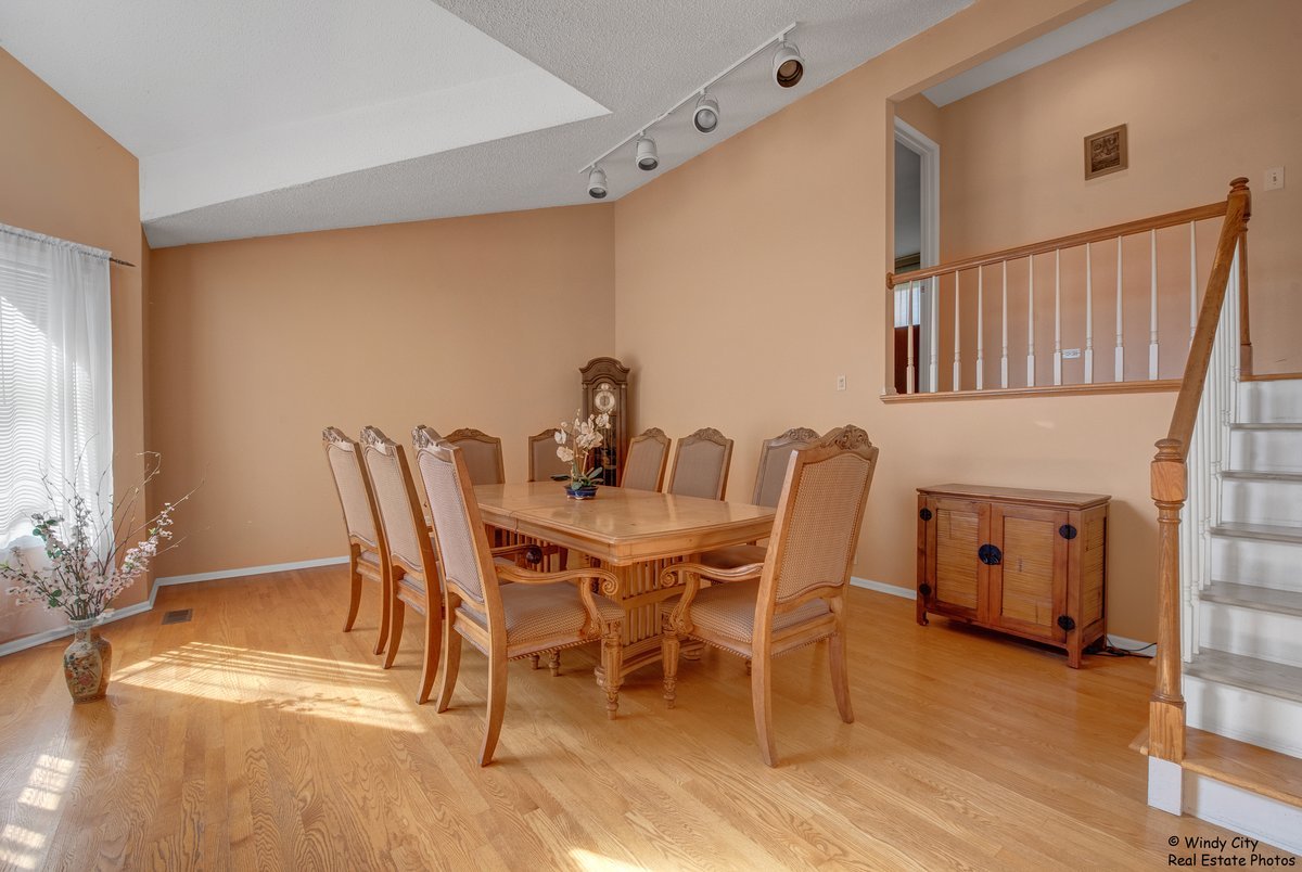 152 N May Street, Addison, IL 60101