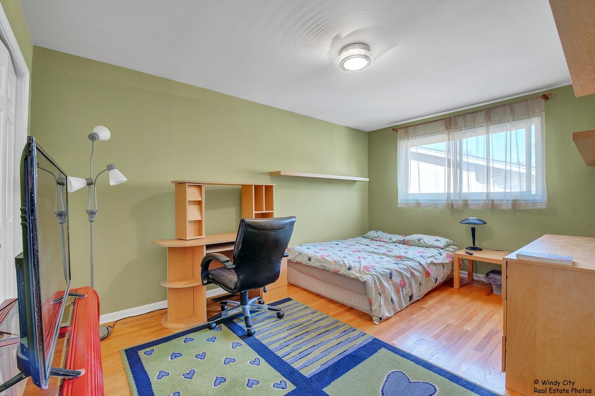 152 N May Street, Addison, IL 60101