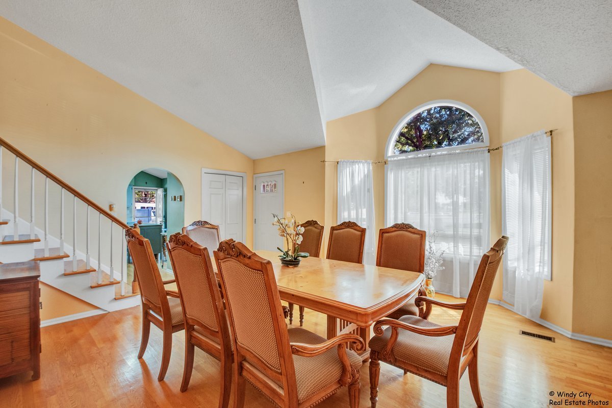 152 N May Street, Addison, IL 60101