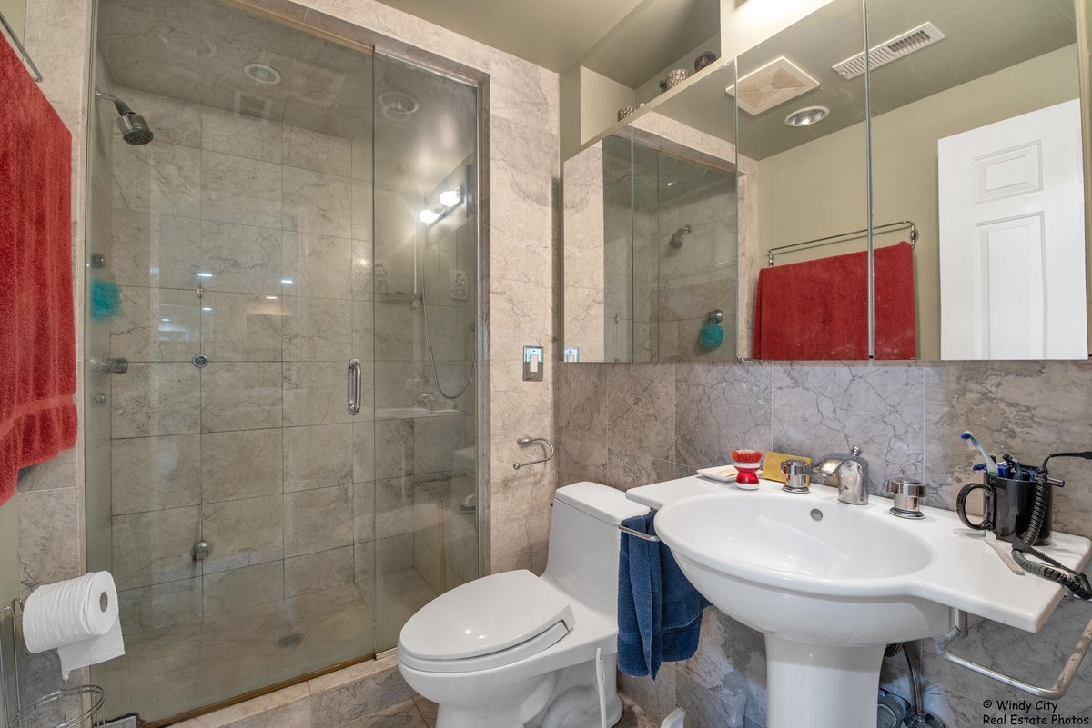 152 N May Street, Addison, IL 60101