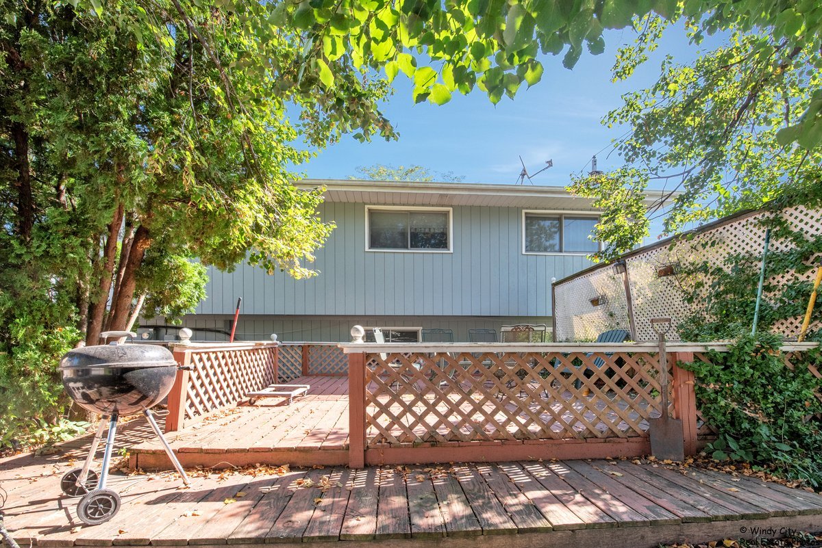 152 N May Street, Addison, IL 60101