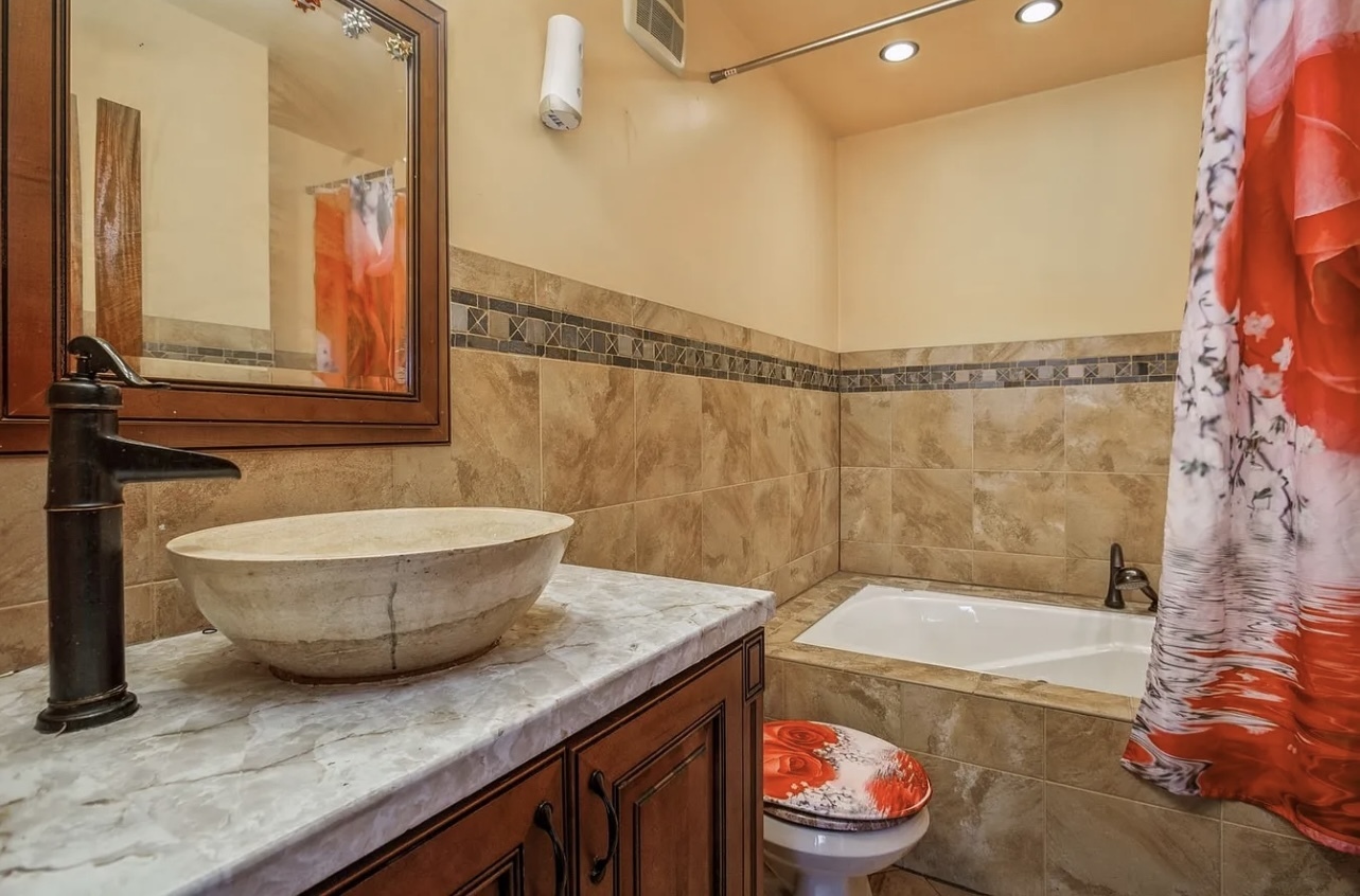 711 TIPPERARY Court #2D, Schaumburg, IL 60193