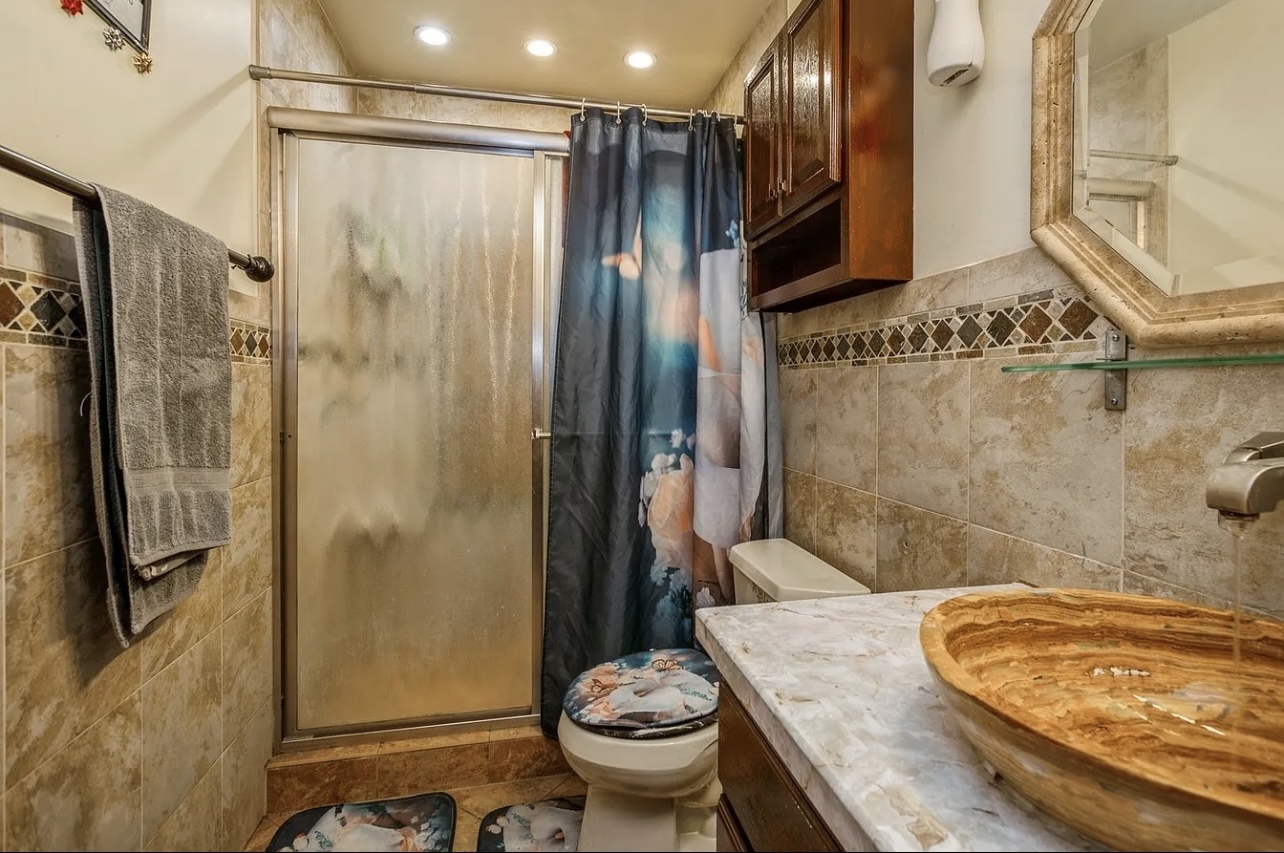 711 TIPPERARY Court #2D, Schaumburg, IL 60193