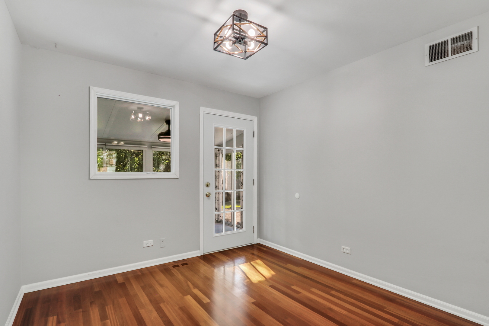 1282 Berkshire Lane, Grayslake, IL 60030