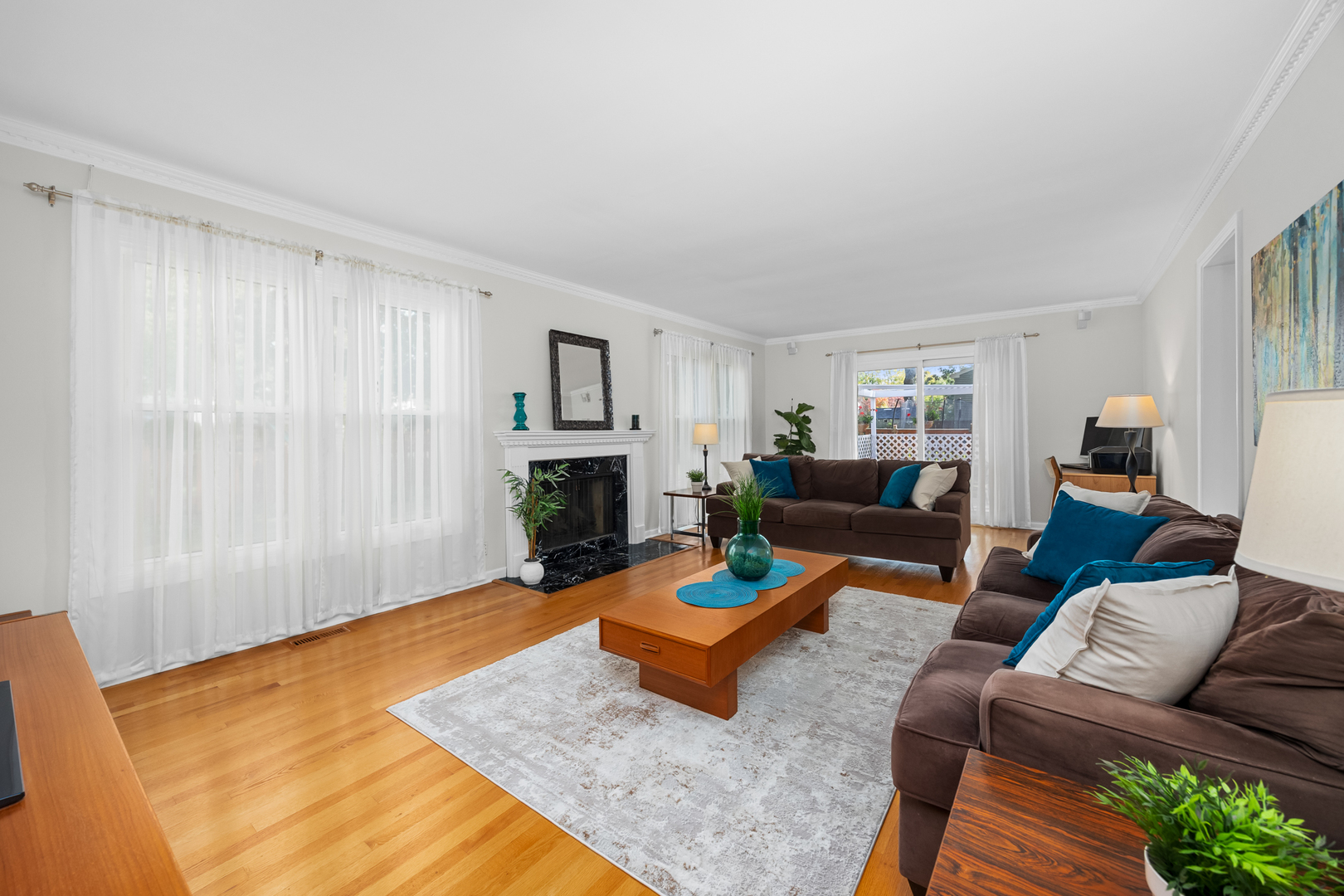 741 N Walnut Lane, Schaumburg, IL 60194