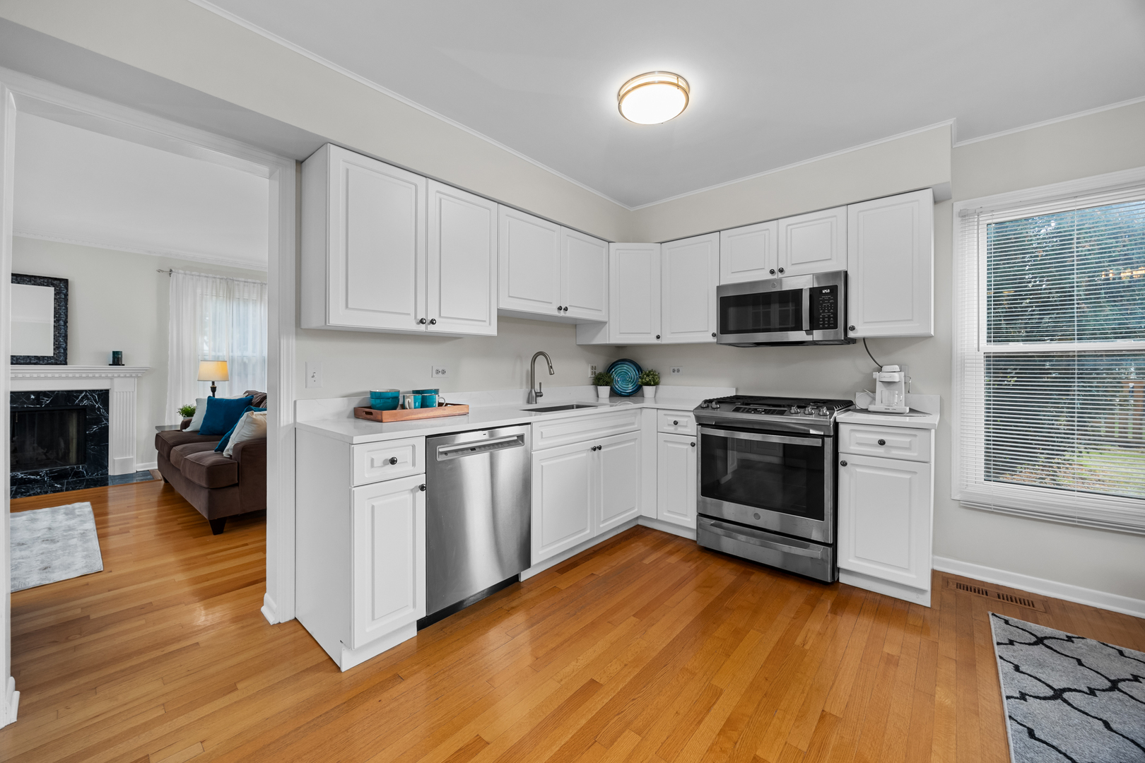 741 N Walnut Lane, Schaumburg, IL 60194