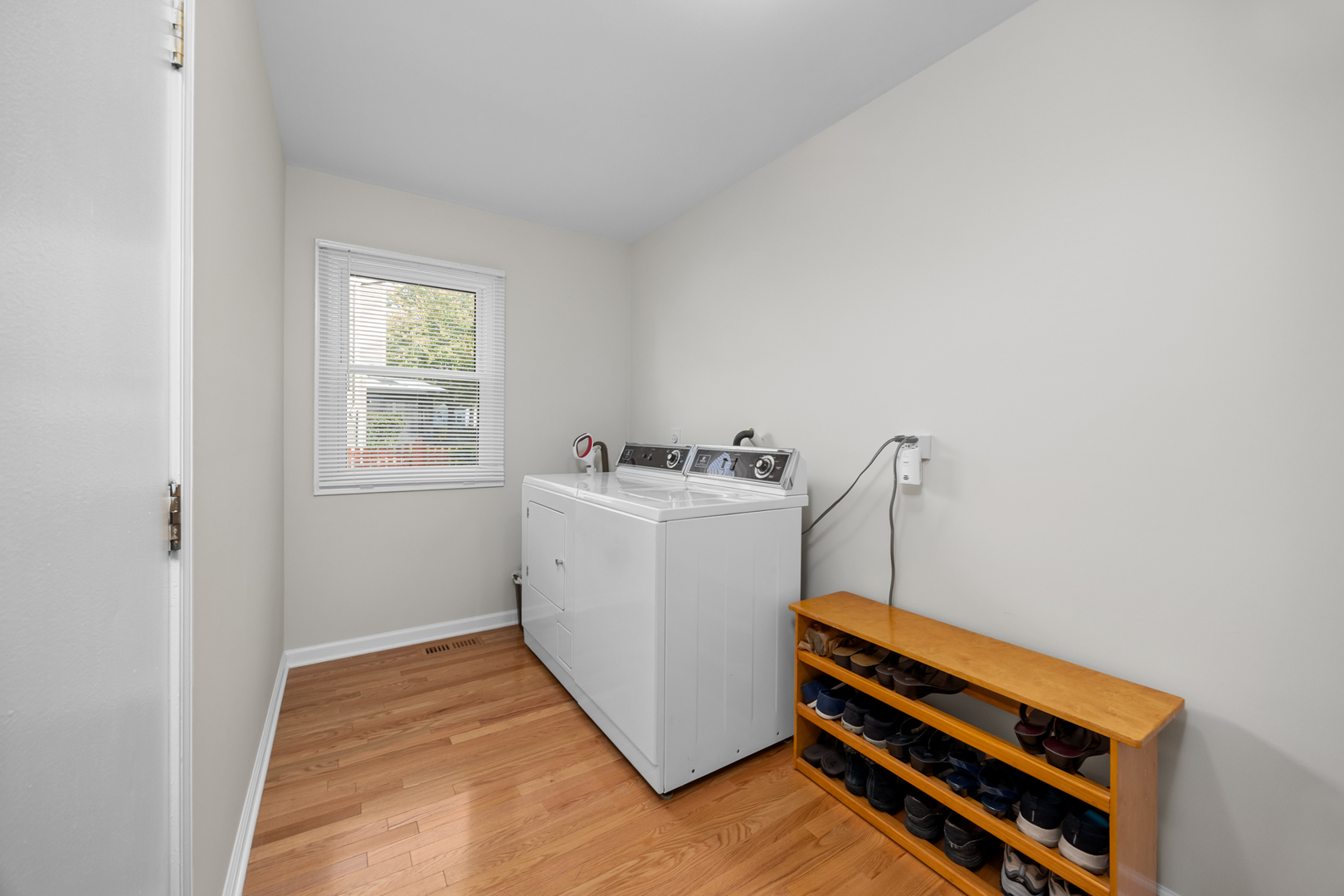 741 N Walnut Lane, Schaumburg, IL 60194