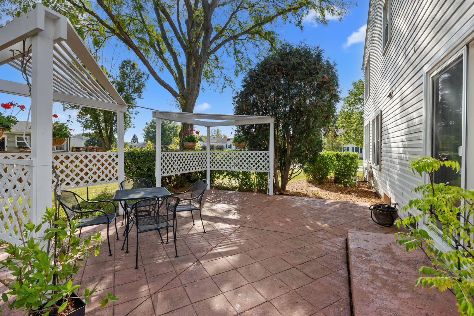 741 N Walnut Lane, Schaumburg, IL 60194
