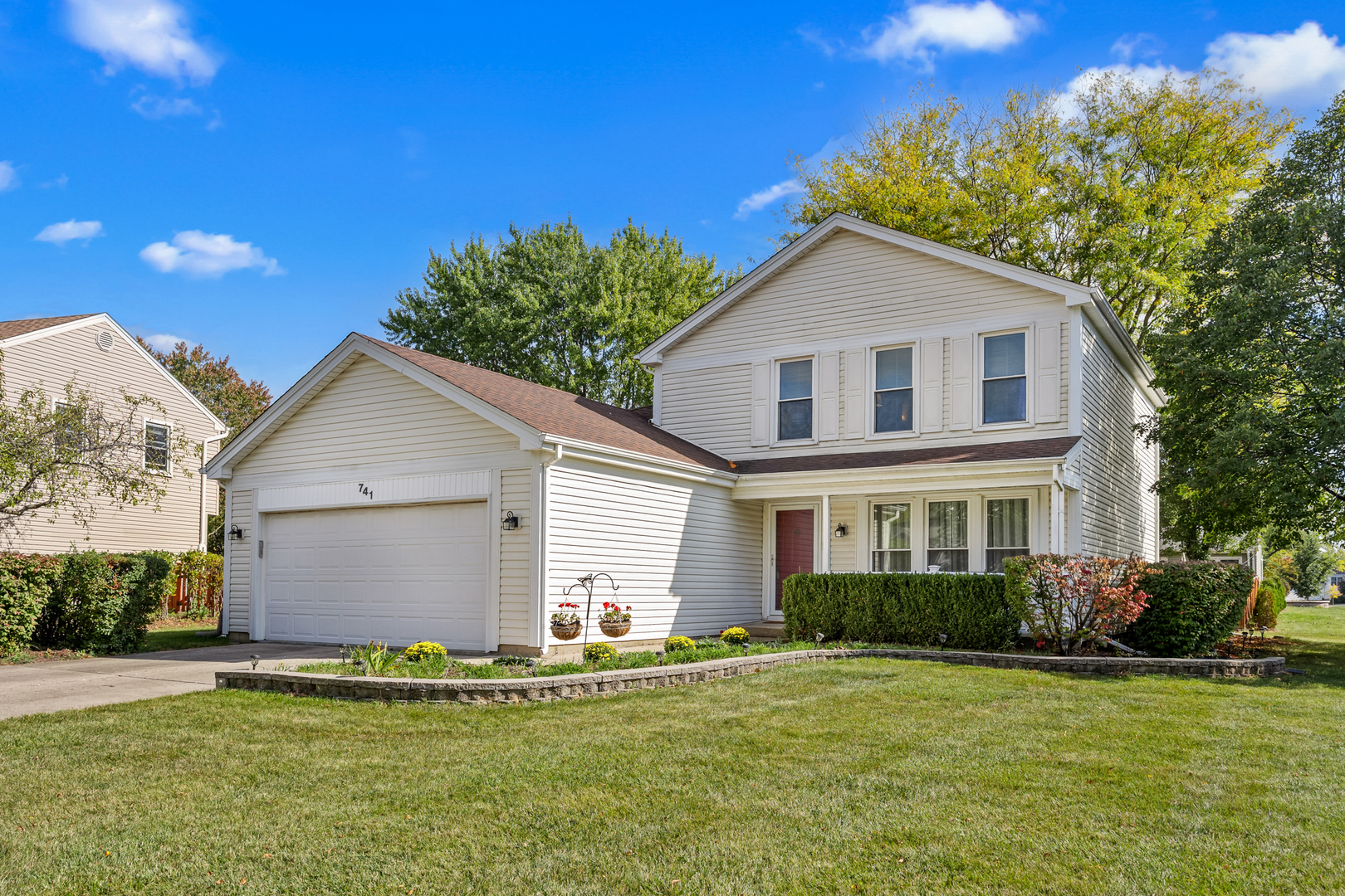 741 N Walnut Lane, Schaumburg, IL 60194