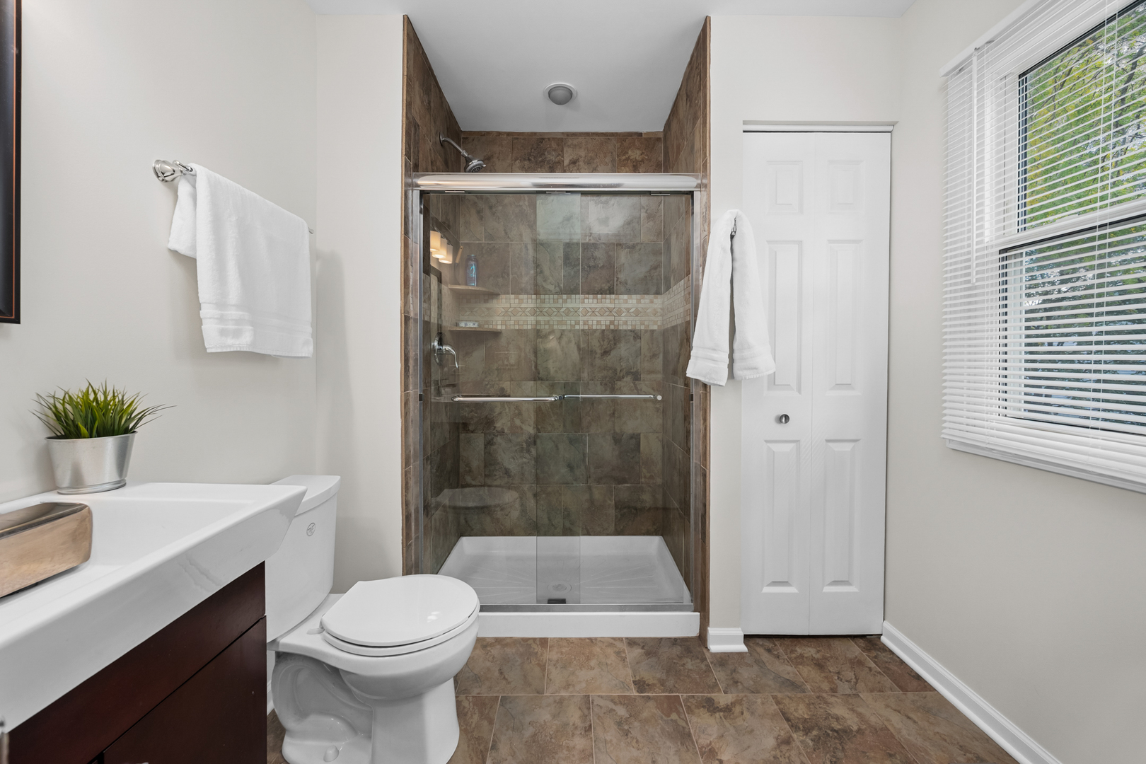 741 N Walnut Lane, Schaumburg, IL 60194