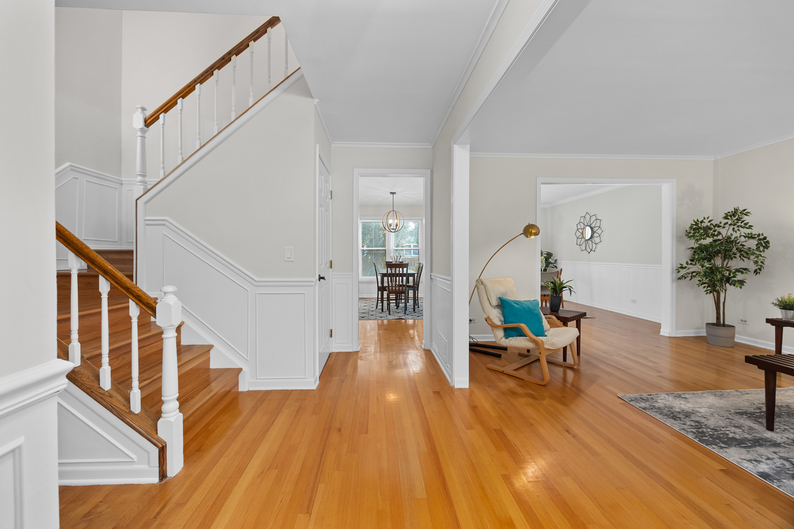 741 N Walnut Lane, Schaumburg, IL 60194