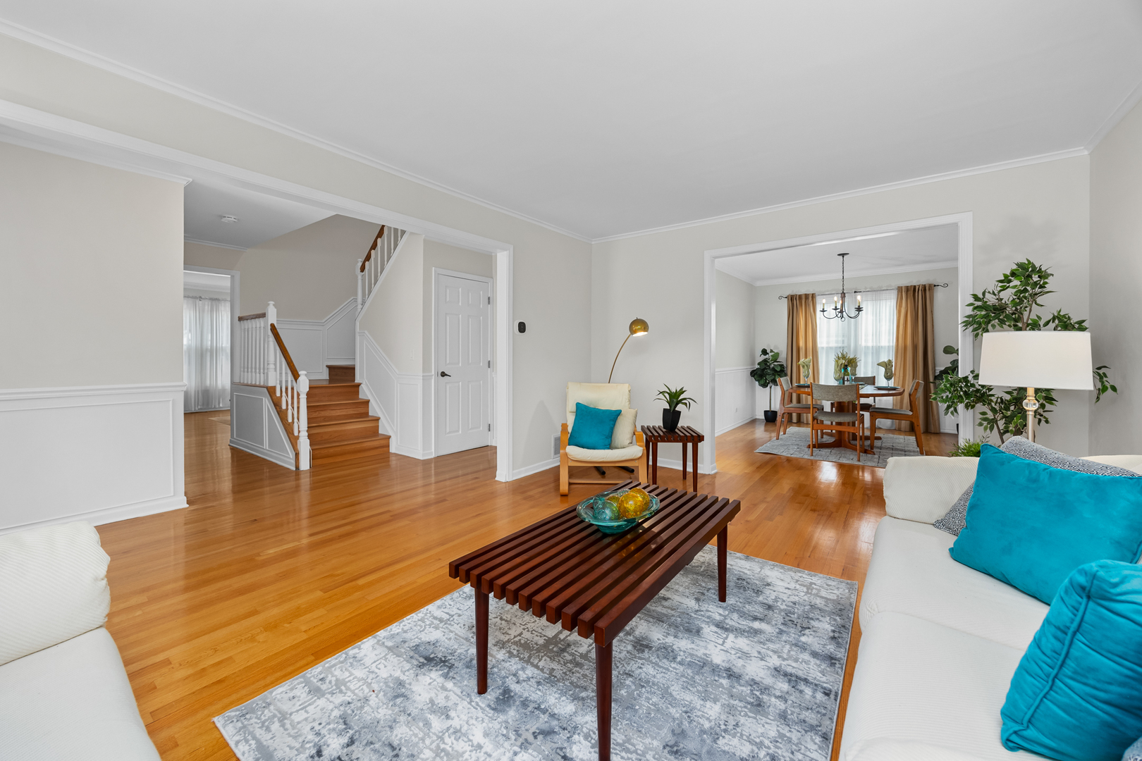 741 N Walnut Lane, Schaumburg, IL 60194