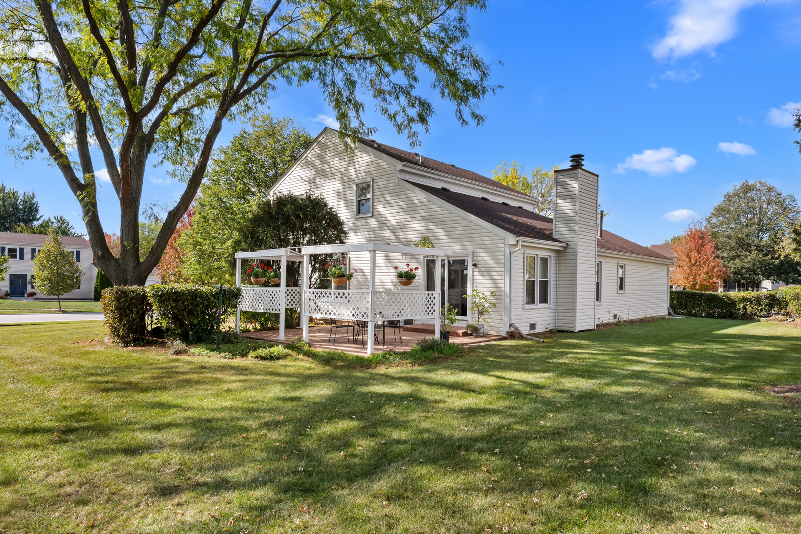 741 N Walnut Lane, Schaumburg, IL 60194