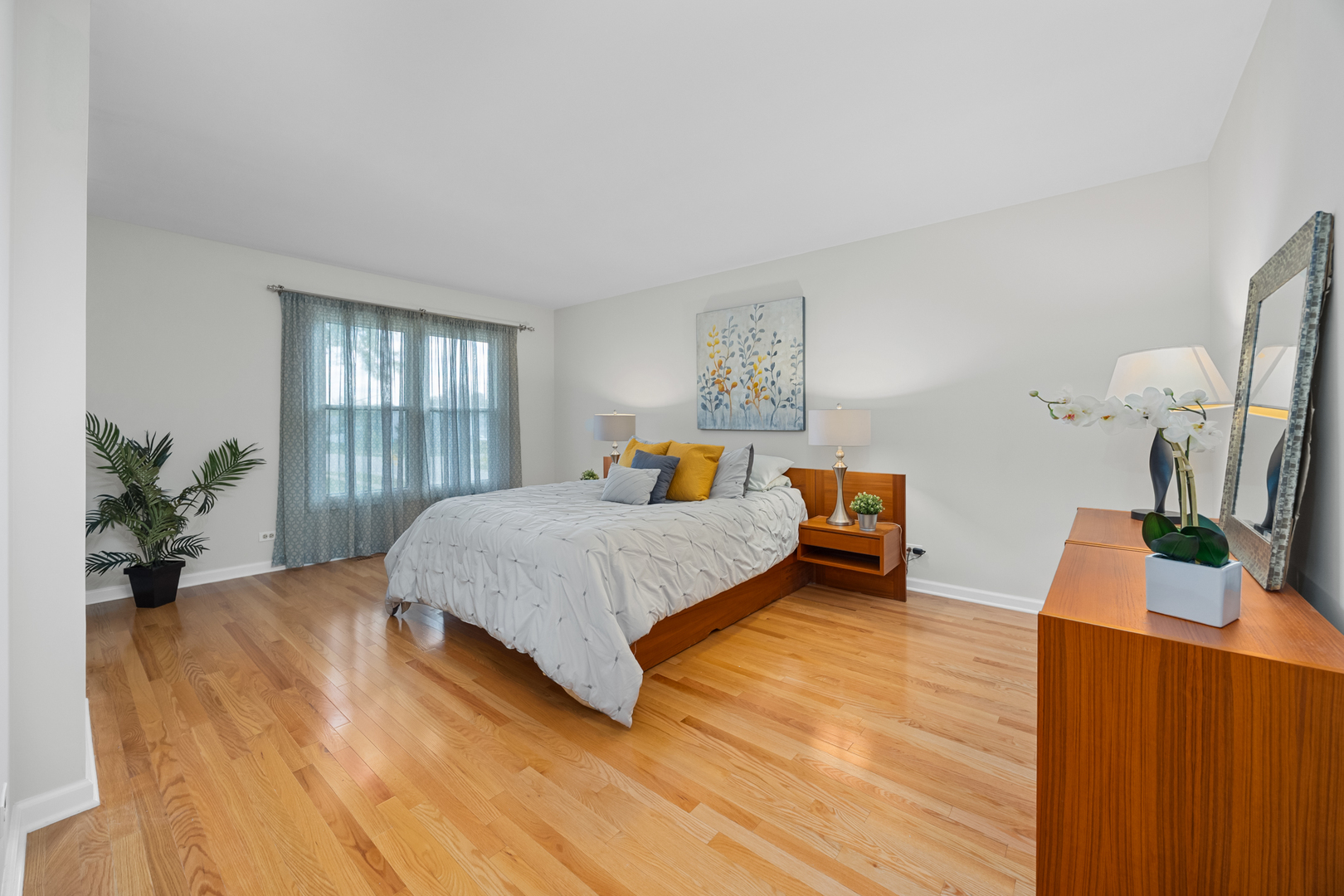 741 N Walnut Lane, Schaumburg, IL 60194