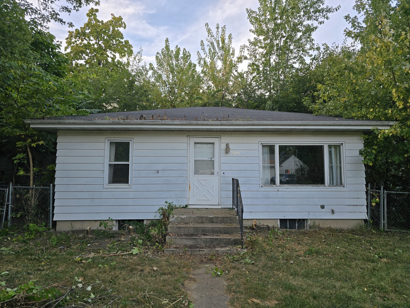 2105 Dodge Street, Dixon, IL 61021