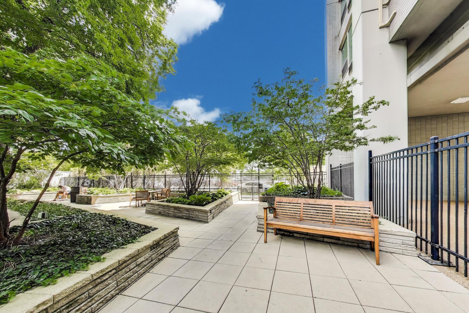 3600 N LAKE SHORE Drive #1518, Chicago, IL 60613