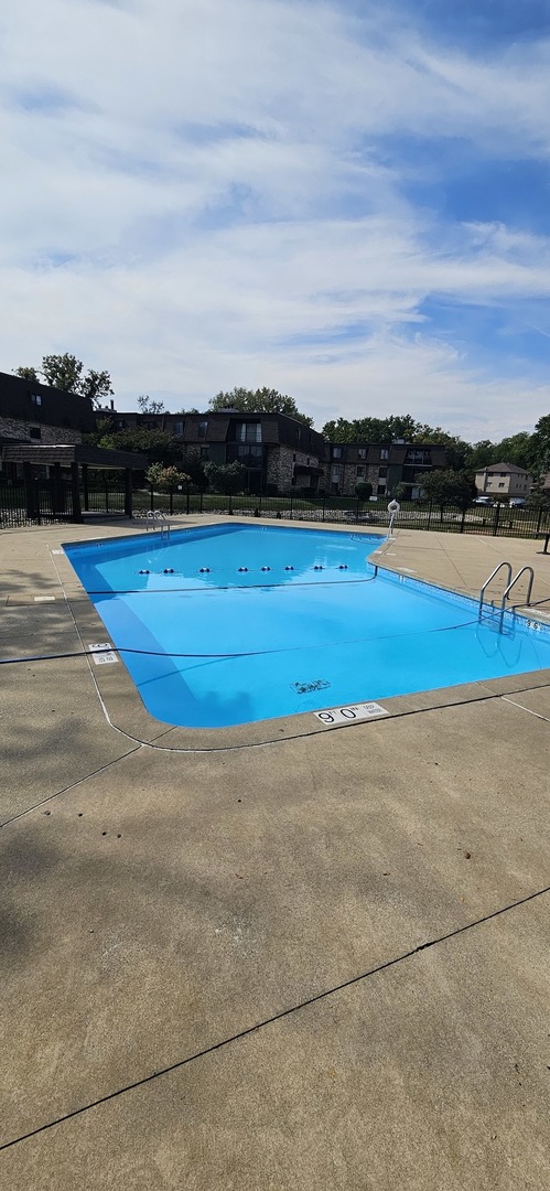 11136 Northwest Road #2C, Palos Hills, IL 60465