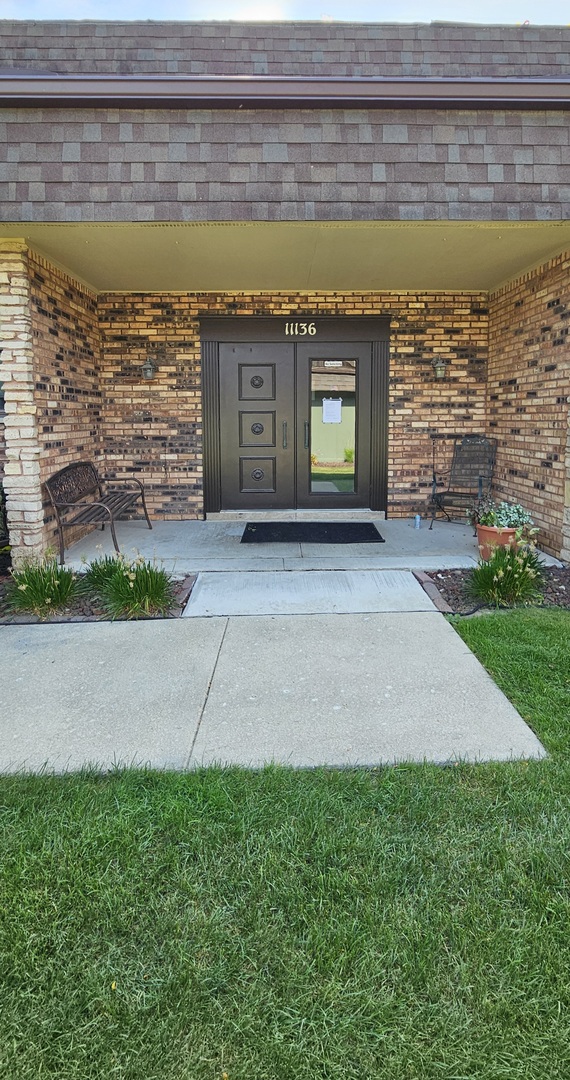 11136 Northwest Road #2C, Palos Hills, IL 60465