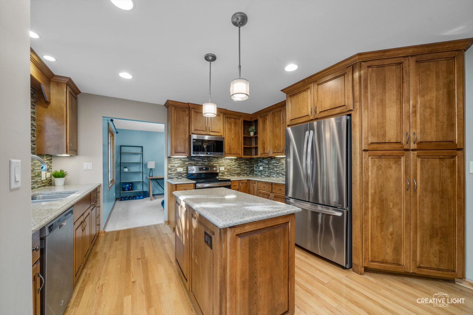 1547 Huntleigh Drive, Wheaton, IL 60189