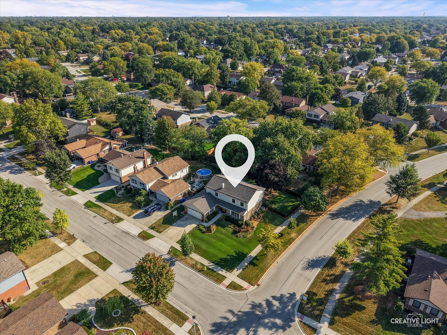 1547 Huntleigh Drive, Wheaton, IL 60189