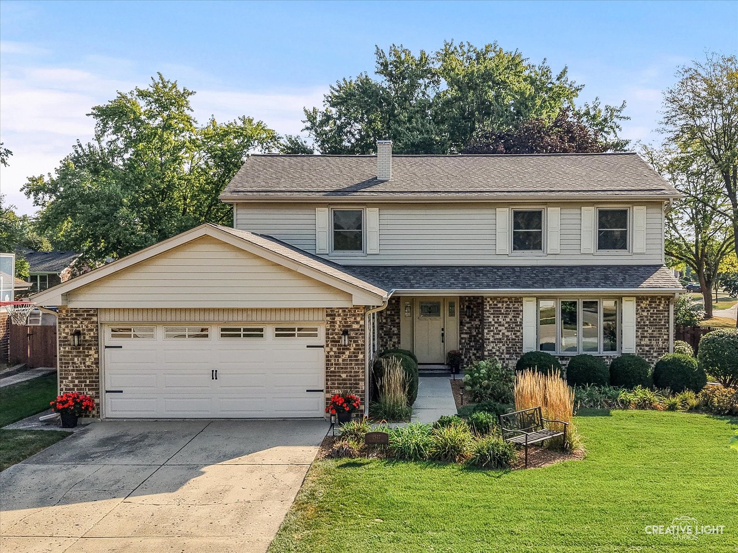 1547 Huntleigh Drive, Wheaton, IL 60189