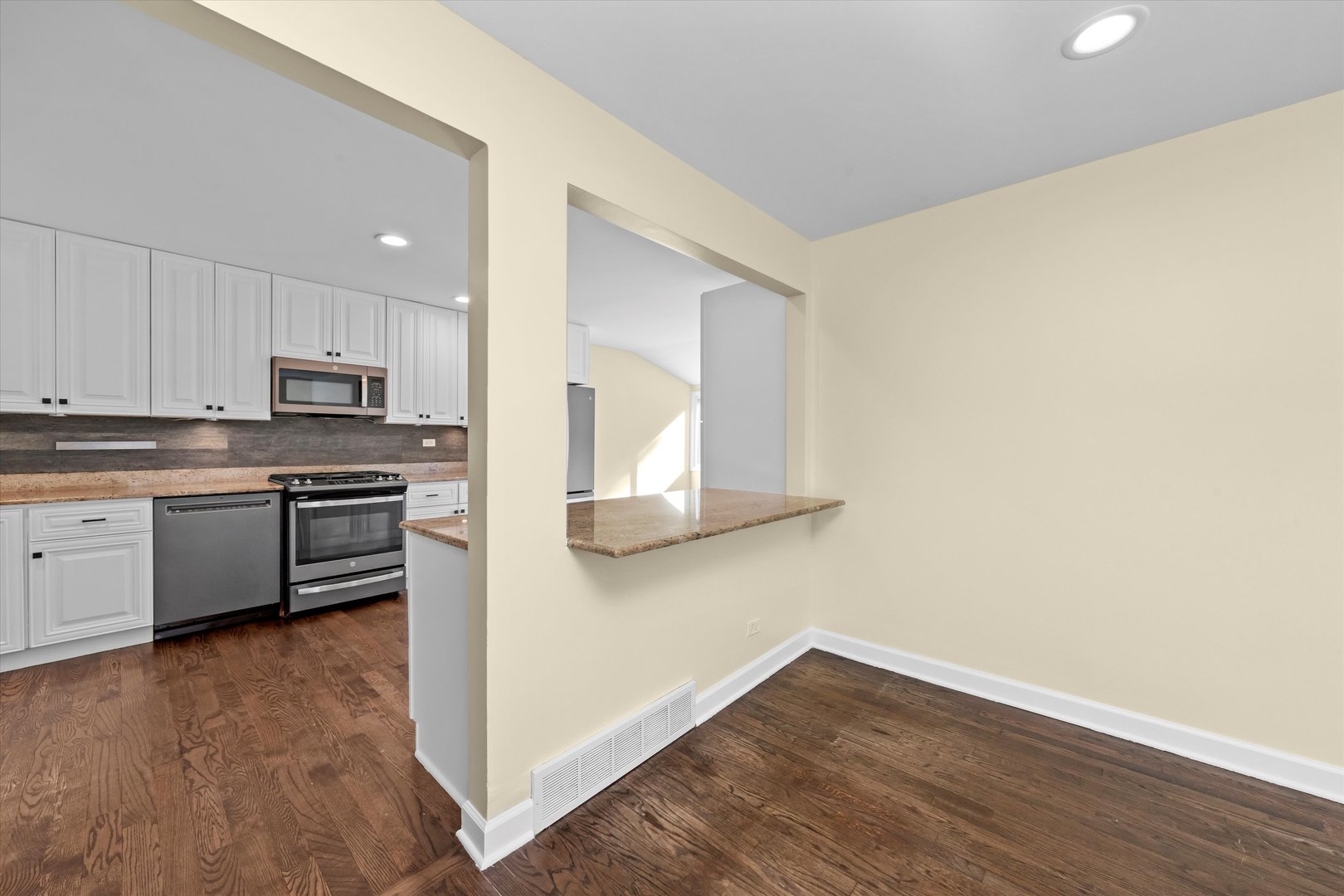 27W120 Williams Street, Winfield, IL 60190