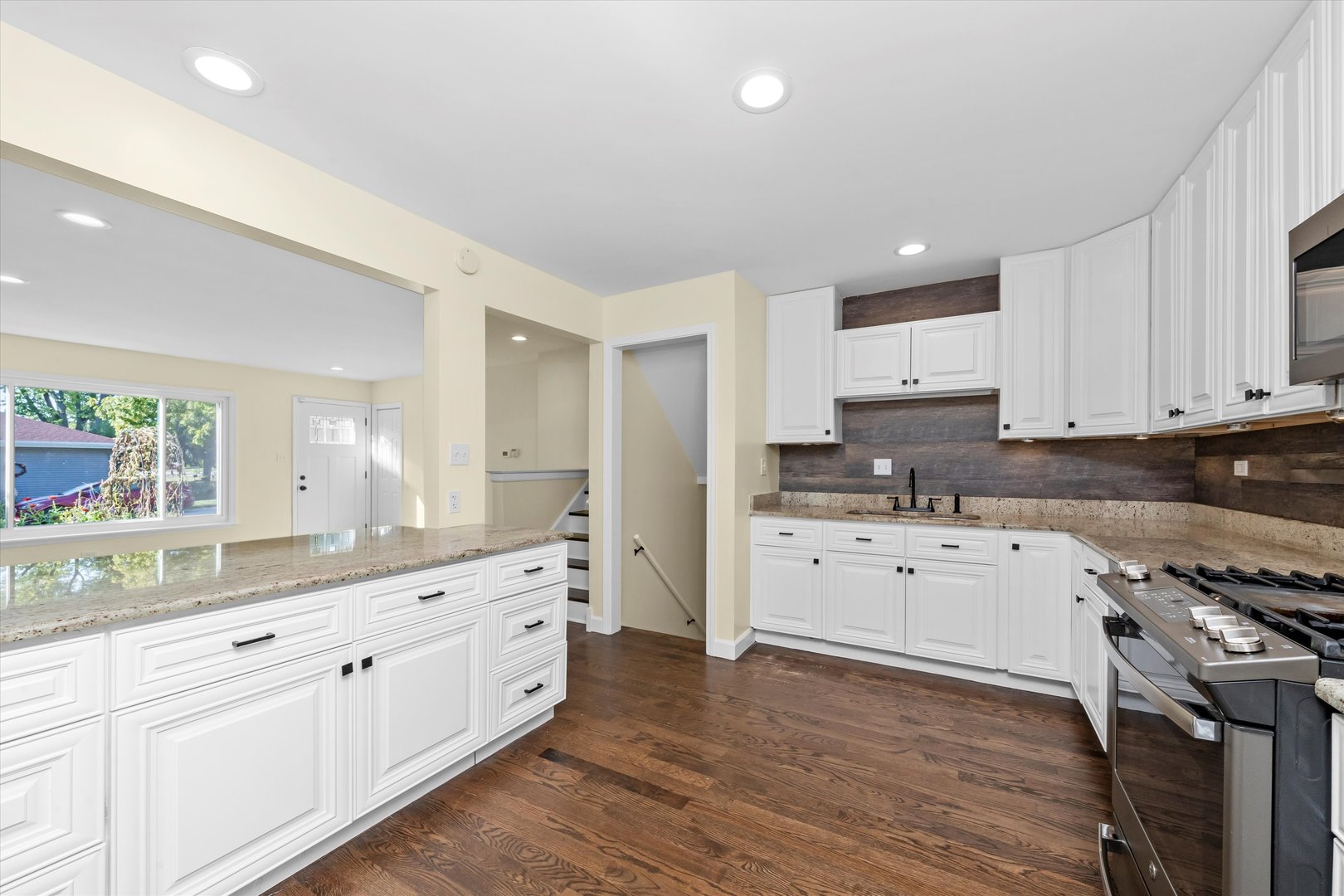 27W120 Williams Street, Winfield, IL 60190