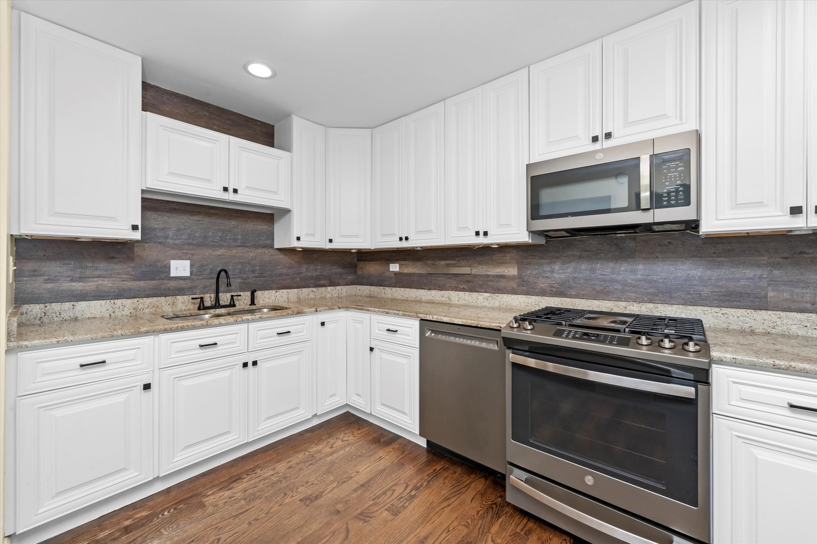 27W120 Williams Street, Winfield, IL 60190