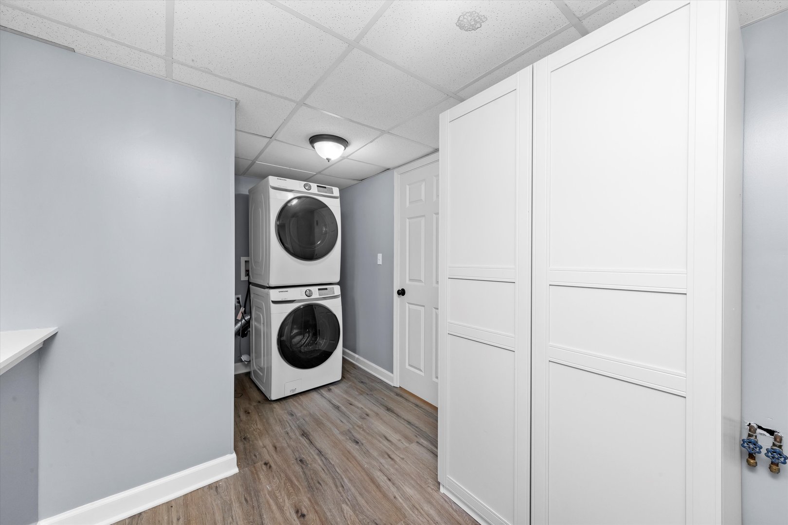 27W120 Williams Street, Winfield, IL 60190