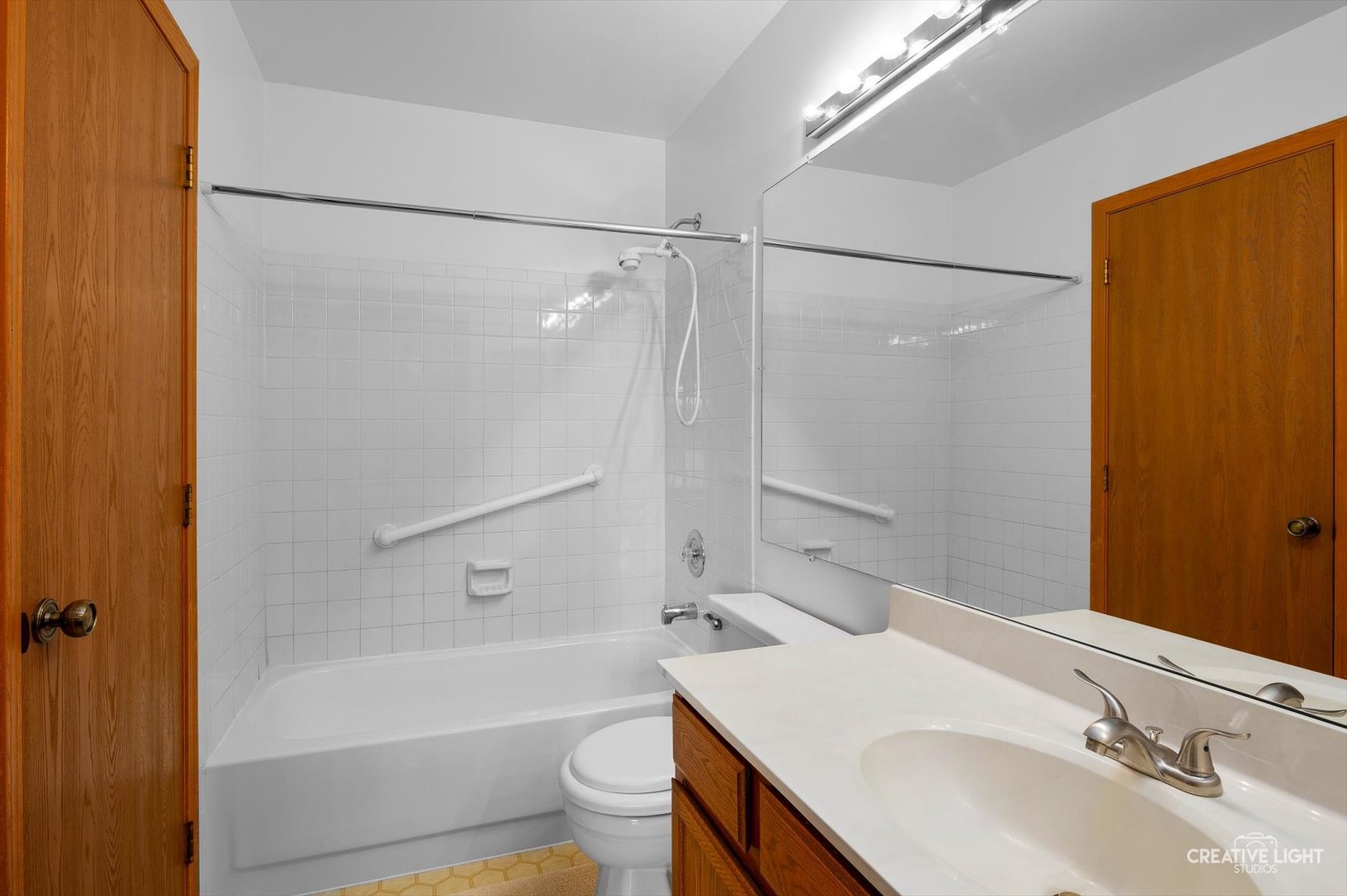 7419 Canterbury Place #22-4, Downers Grove, IL 60516