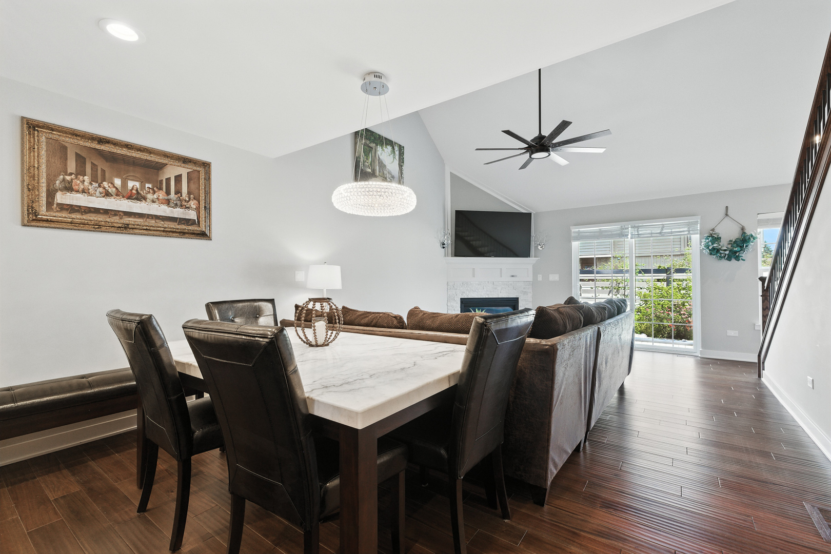 566 Mihelich Lane, Lockport, IL 60441