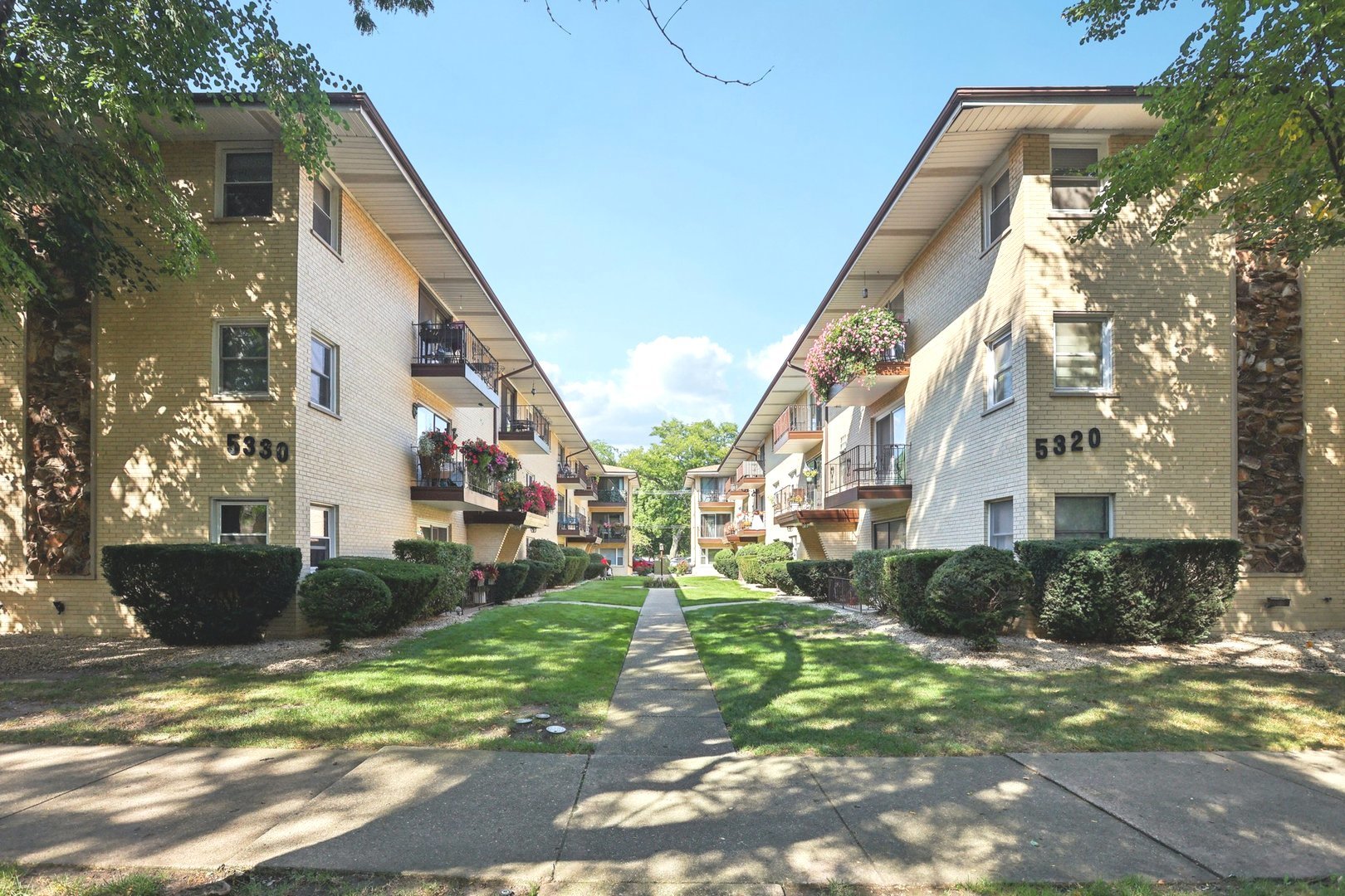 5330 W Windsor Avenue #3I, Chicago, IL 60630