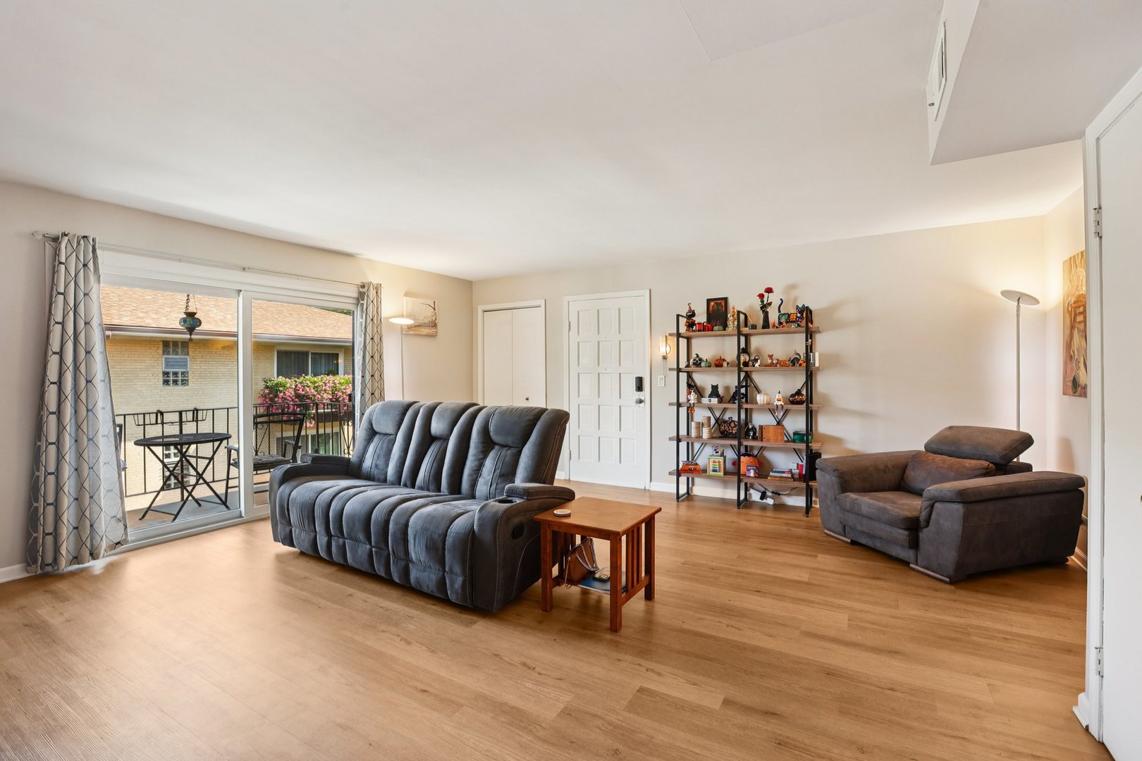 5330 W Windsor Avenue #3I, Chicago, IL 60630