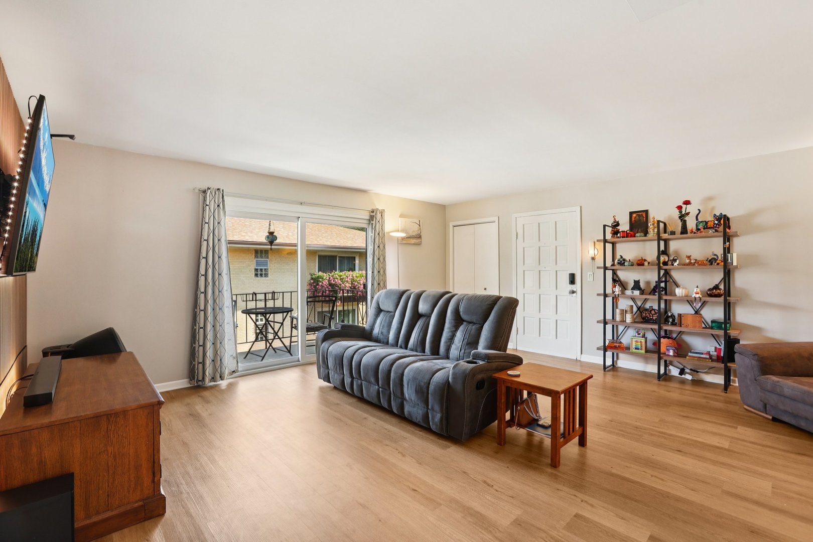 5330 W Windsor Avenue #3I, Chicago, IL 60630
