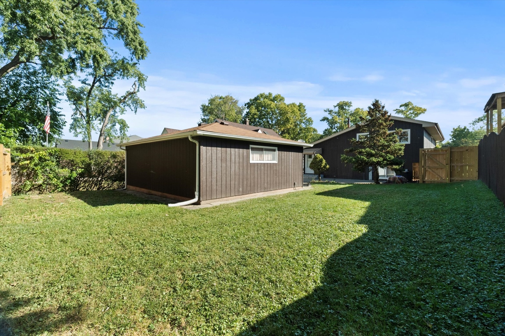 2358 Westview Drive, Des Plaines, IL 60018