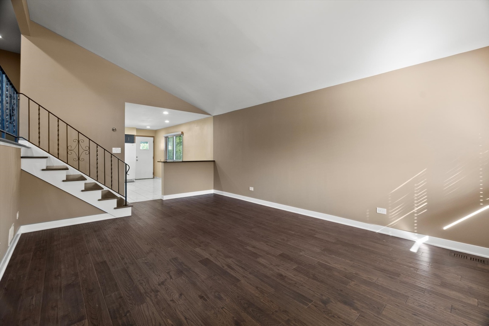 2358 Westview Drive, Des Plaines, IL 60018