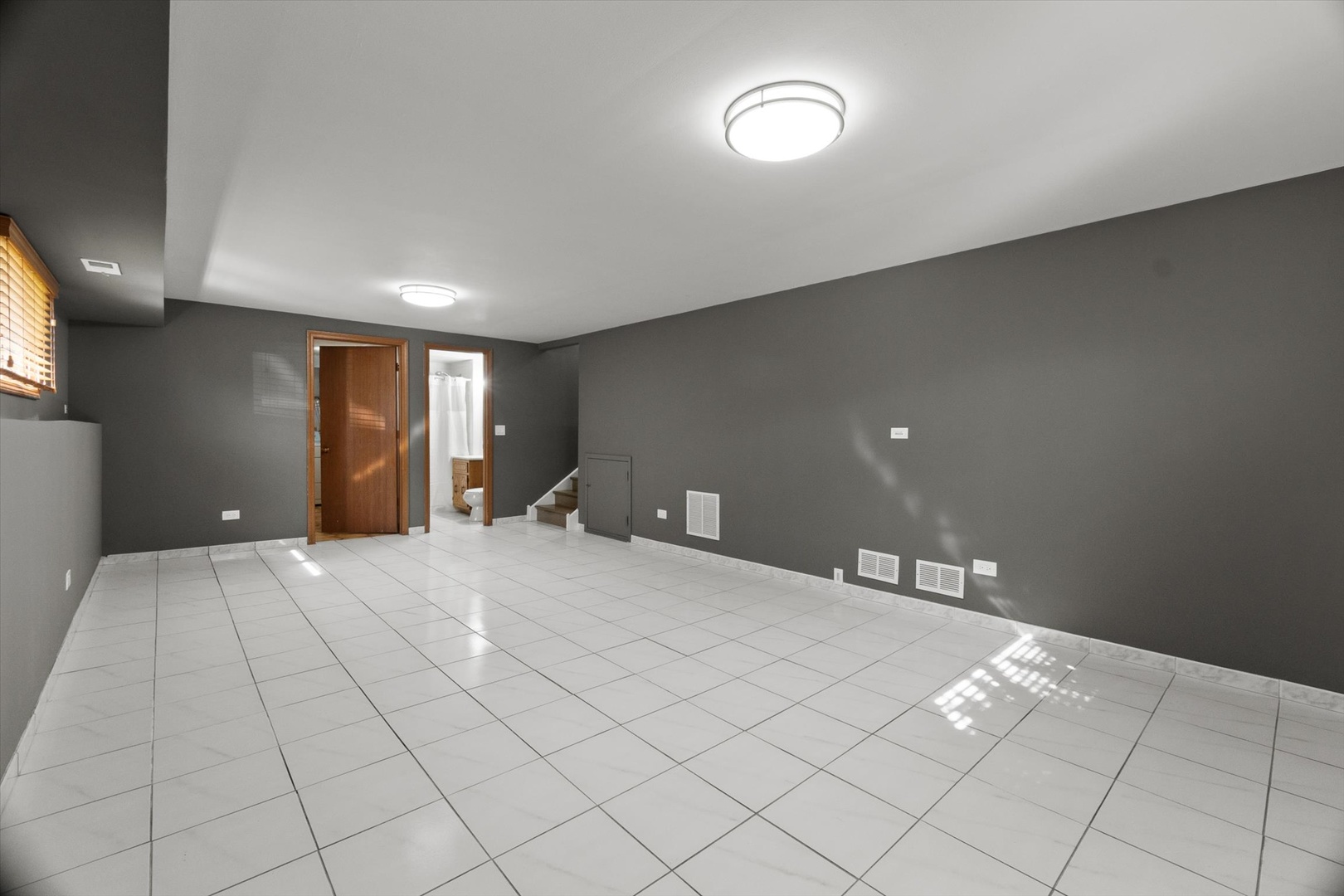 2358 Westview Drive, Des Plaines, IL 60018