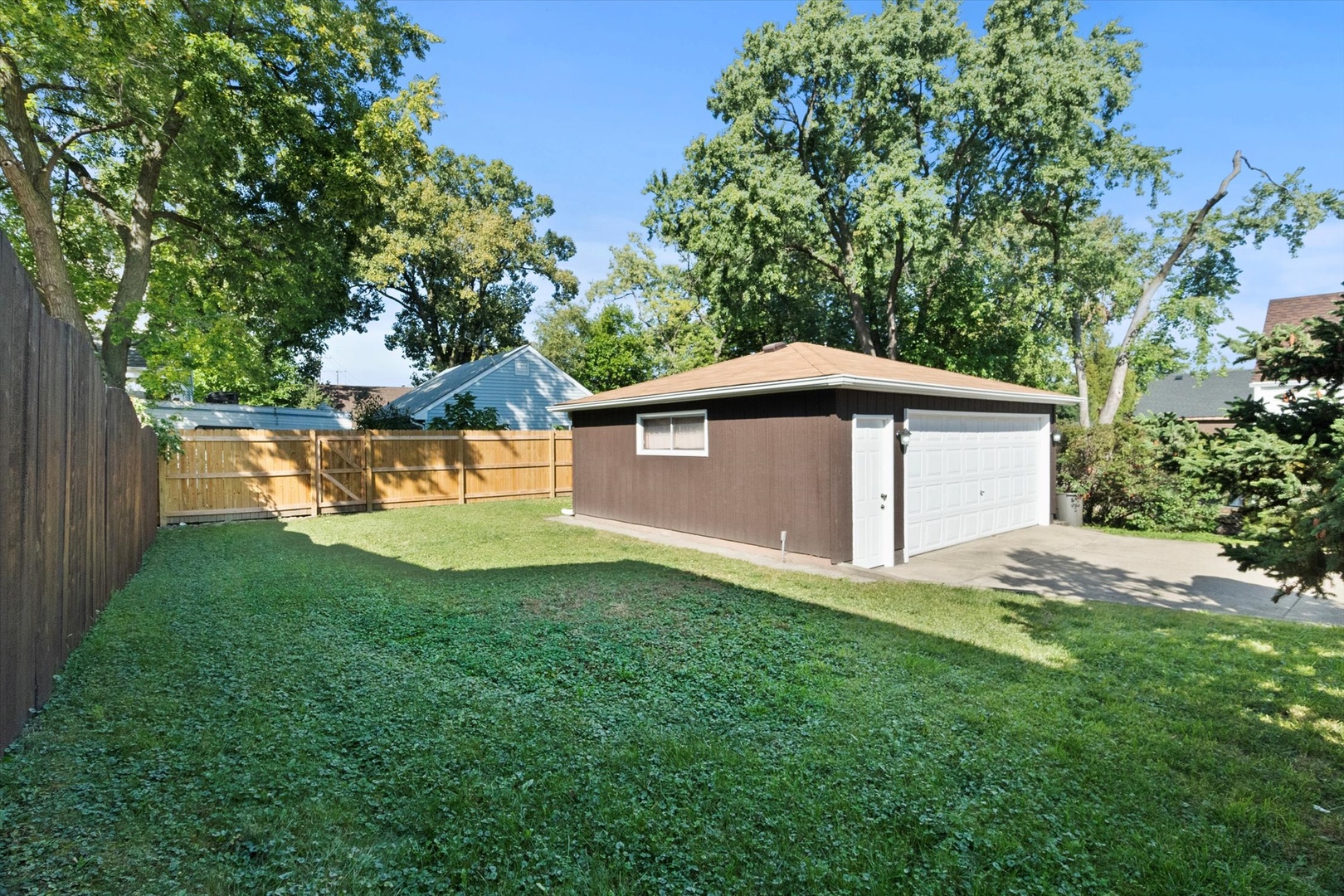 2358 Westview Drive, Des Plaines, IL 60018