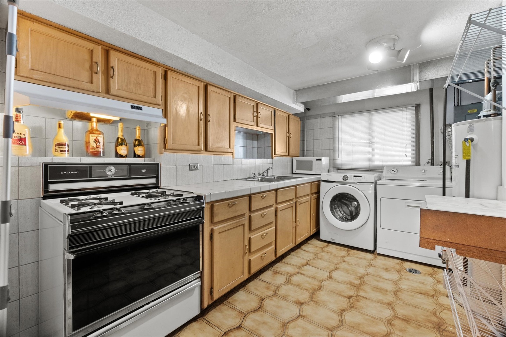 2358 Westview Drive, Des Plaines, IL 60018