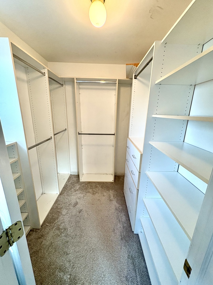 3823 Petra Court, Naperville, IL 60564